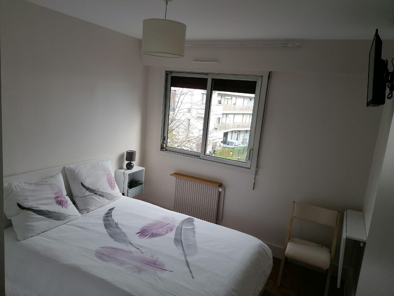 PROCHE RER A grand appartement REFAIT A NEUF , loué meublé